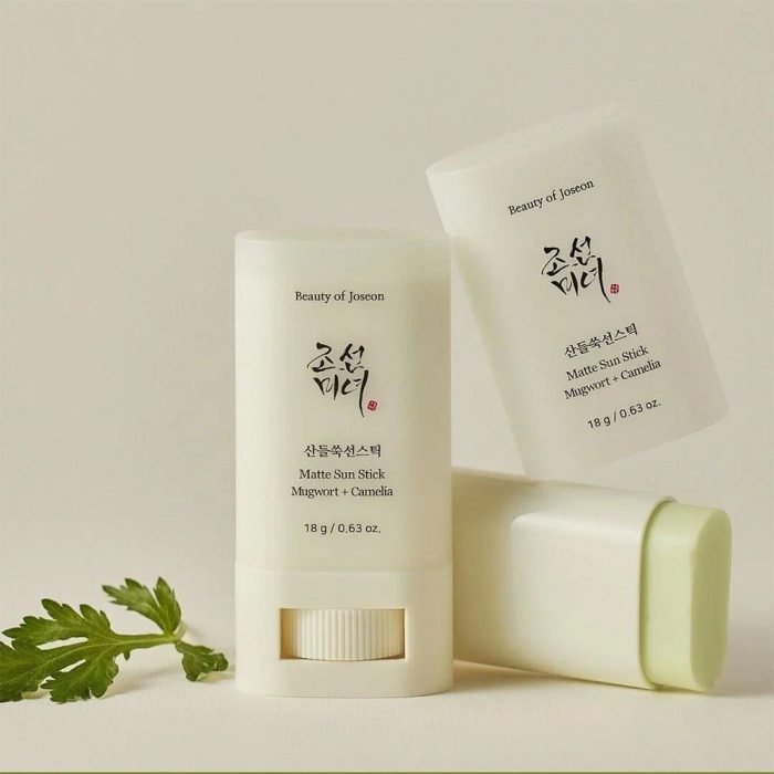 ضد آفتاب استیکی مات کننده بیوتی آف جوسان Beauty Of Joseon Matte Sun Stick Mugwort+Camelia SPF 50+ PA++++ 18g