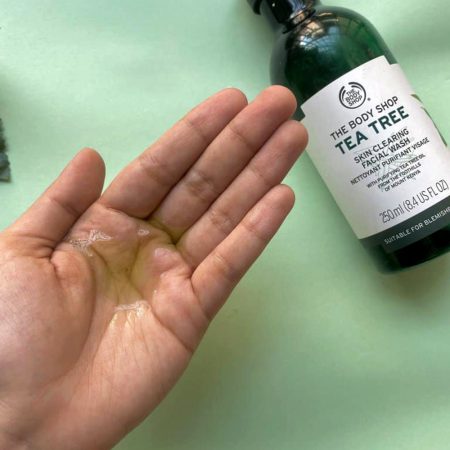 ژل شستشوی صورت تی تری چای سبز بادی شاپ The Body Shop Tea Tree Skin Clearing Facial Wash 250ml