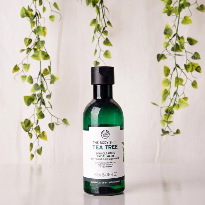 ژل شستشوی صورت تی تری چای سبز بادی شاپ The Body Shop Tea Tree Skin Clearing Facial Wash 250ml