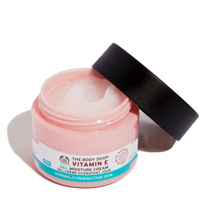 ژل کرم مرطوب کننده و آبرسان 48 ساعته ویتامین E بادی شاپ اصل انگلیس The Body Shop Vitamin E Gel Moisture Cream 48H 50ml