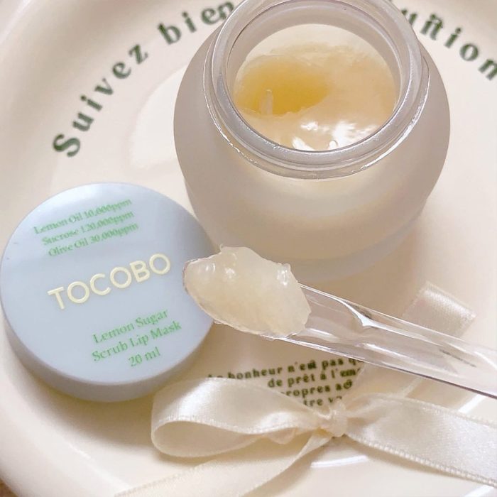 ماسک اسکراب لایه بردار و روشن کننده لیمو شکر توکوبو Tocobo Lemon Sugar Scrub Lip Mask