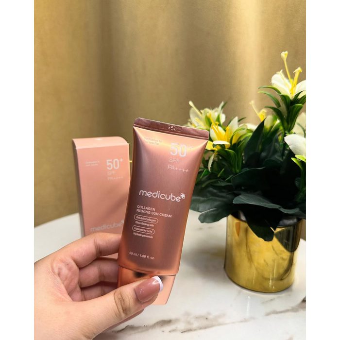 کرم ضد آفتاب تون آپ کلاژن مدی کیوب ضد چروک و روشن کننده پوست MEDICUBE Collagen Firming Sun Cream