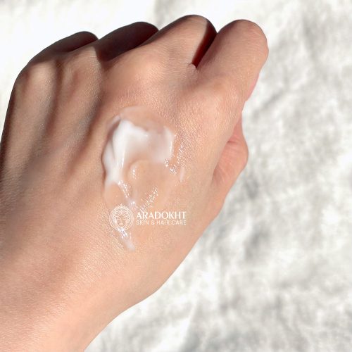 ژل کرم سنتلا و نیاسینامید 5 درصد هاروهارو واندر تسکین دهنده و روشن کننده پوست HARUHARU wonder Centella 5% Niacinamide Radiance Gel Cream