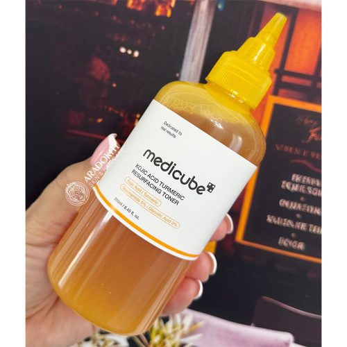 تونر لایه بردار و روشن کننده کوجیک اسید و زردچوبه مدی کیوب MEDICUBE Kojic Acid Turmeric Resurfacing Toner