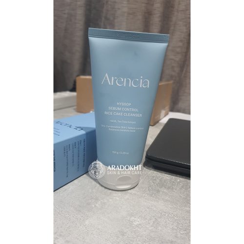 شوینده کنترل چربی و منافذ زوفا آرنسیا Arencia Hyssop Sebum Control Rice Cake Cleanser