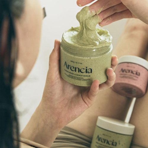 اسکراب کف سر و بدن سوسن و نعناع فرانسوی آرنسیا لایه بردار ملایم و پاک کننده عمقی پوست ARENCIA Fresh Cloud Body & Scalp Scrub French Mint & Lily