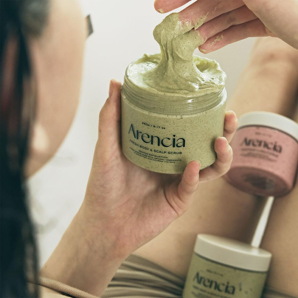اسکراب کف سر و بدن سوسن و نعناع فرانسوی آرنسیا لایه بردار ملایم و پاک کننده عمقی پوست ARENCIA Fresh Cloud Body & Scalp Scrub French Mint & Lily