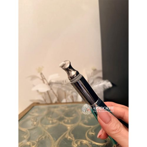 دور چشم ویبره دار PDRN وی تی کازمتیک آبرسان، ترمیم کننده، روشن کننده و جوانساز پوست VT Cosmetics PDRN Reedle Shot Eye Lifter