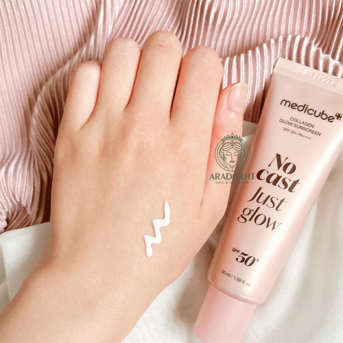 ضد آفتاب بی رنگ درخشان کننده کلاژن مدی کیوب medicube Sunscreen No Cast Just Glow Collagen